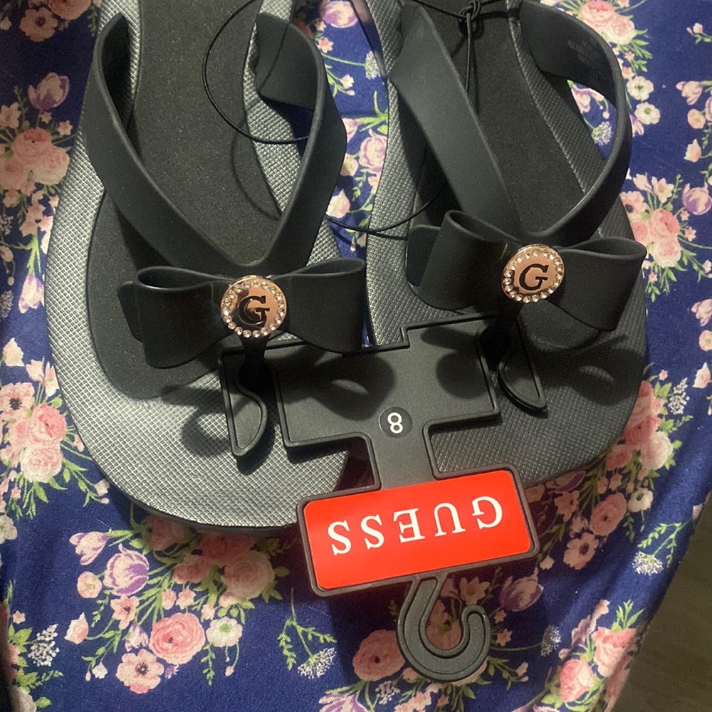 Guess sandals size 8 new